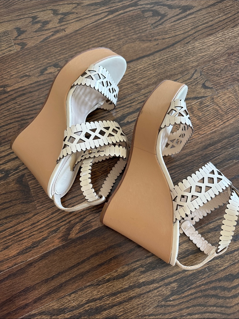 Chloé White Laser-Cut Leather Wedge Sandals with Tan Platform - Picture 6 of 14